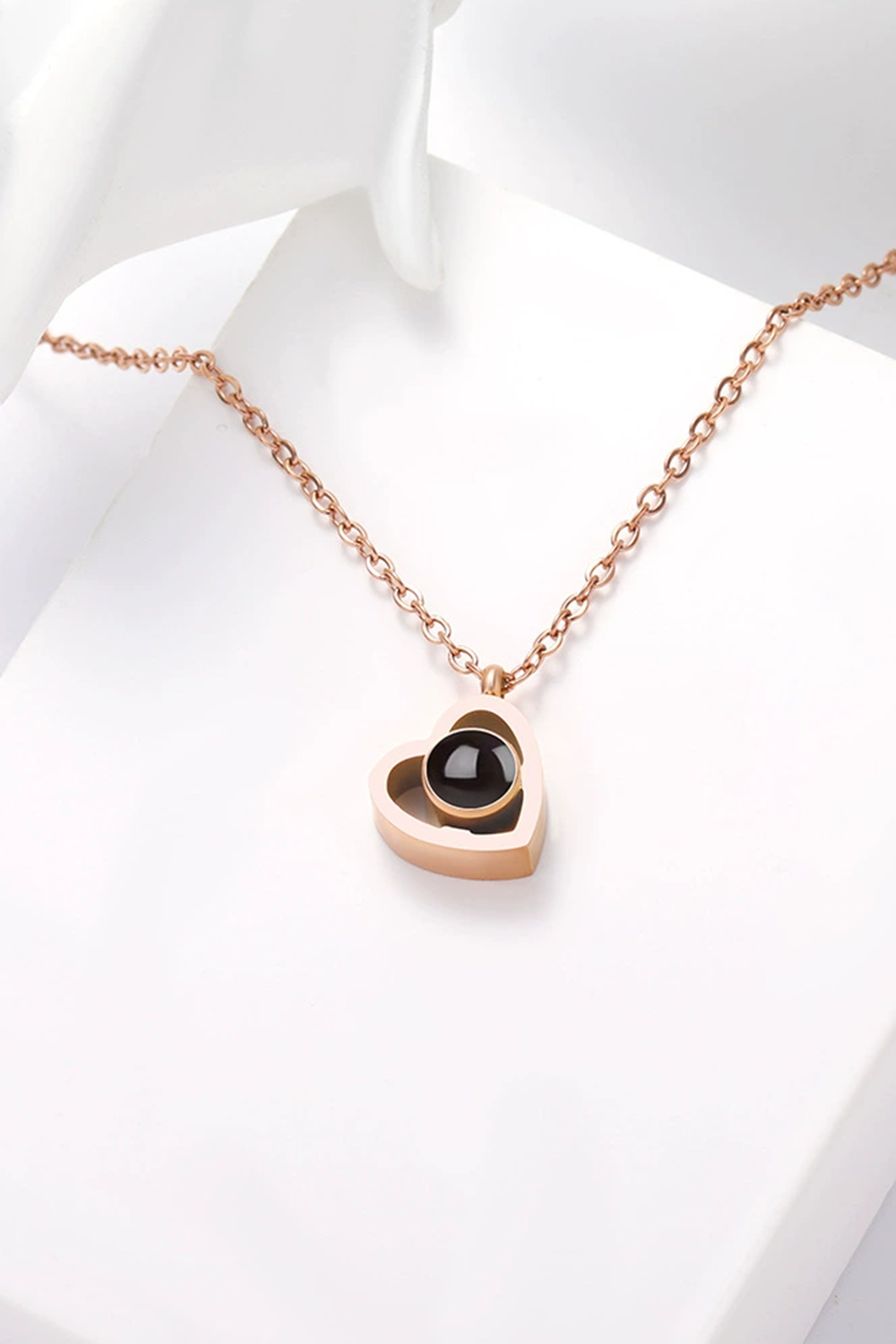 Heart Projection Necklace｜Customize Your Light, Cherish Your Love