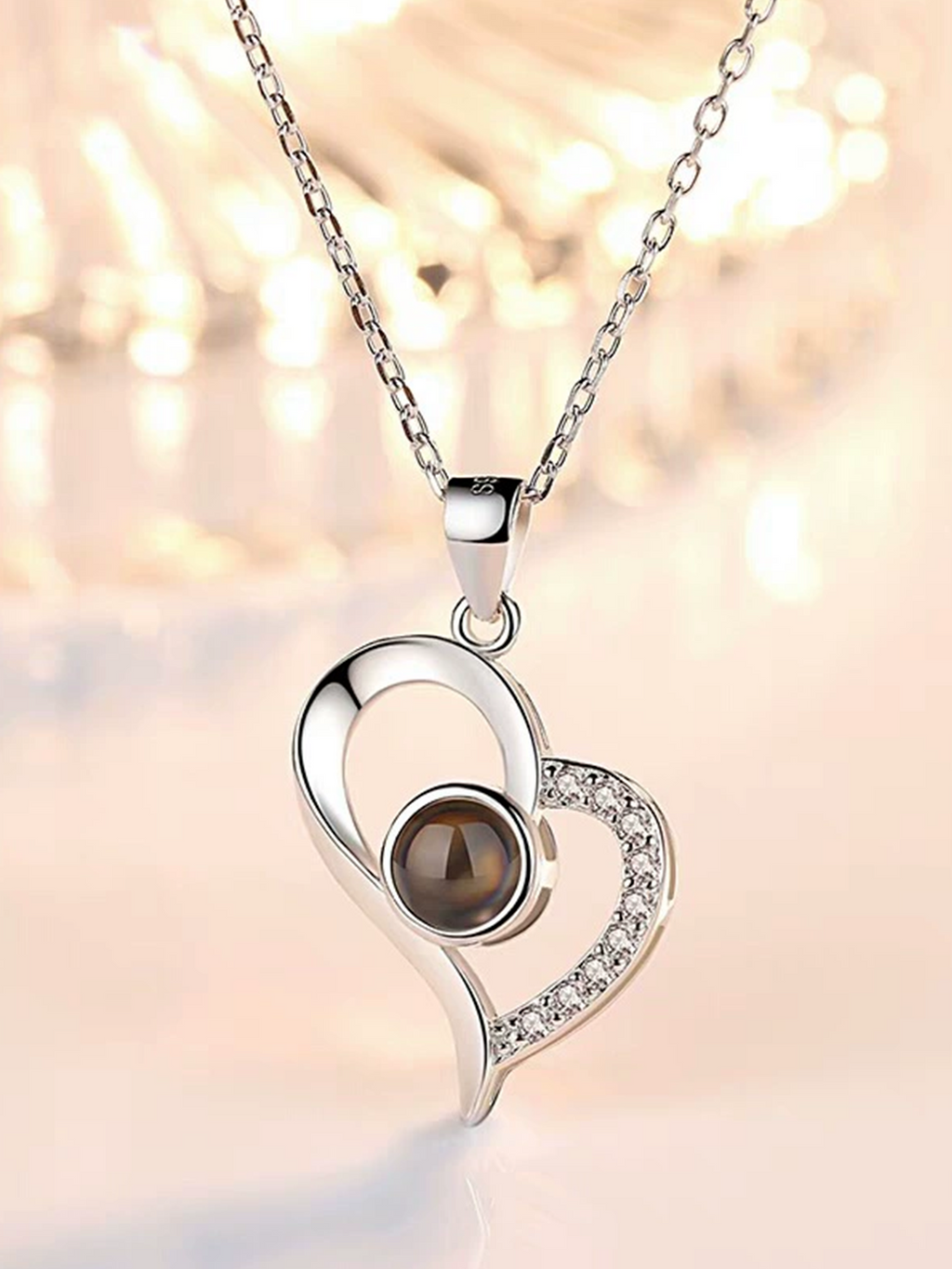 Heart Projection Necklace｜Openwork Diamond Setting, Custom Light-Powered Keepsake
