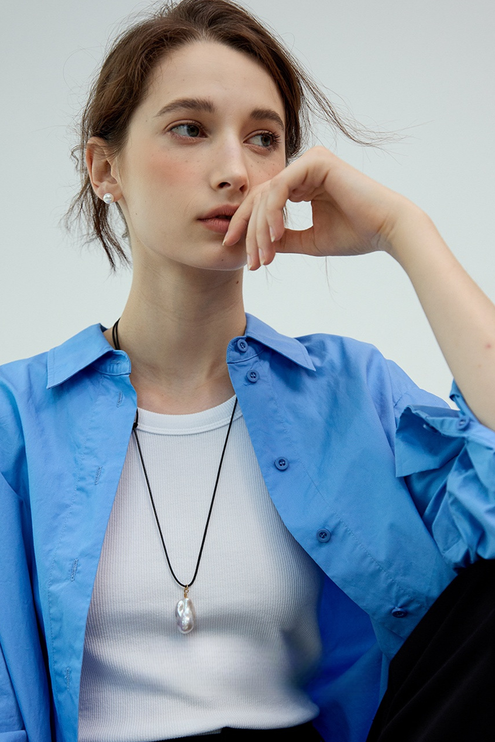 Deep-Navy Chambray & Baroque Pearl Necklace with Contemplative Touch | Seysage