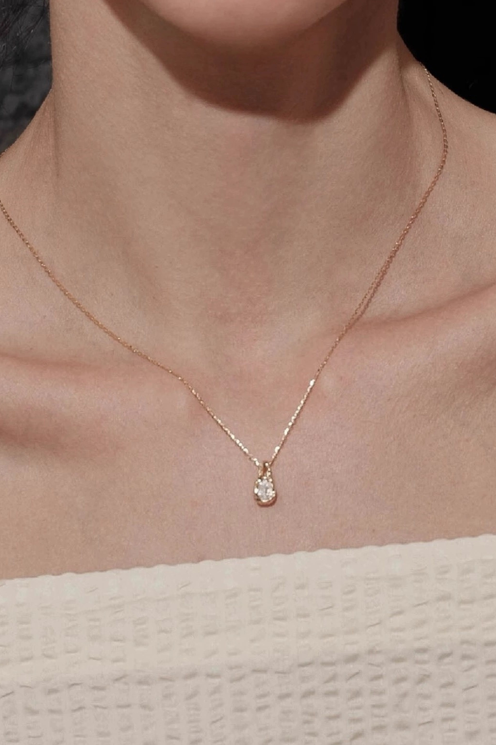 Rose Gold Textured Chain Teardrop Glowing on Fair Skin | Seysage